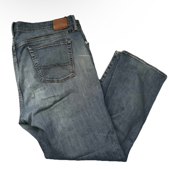 Men’s Lucky Brand Ripped Jeans Size 42x32 - Picture 1 of 5